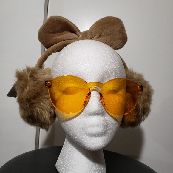 Kawaii Ribbon Earmuffs - Picture 2 of 9